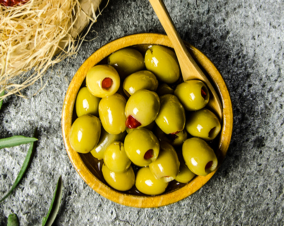 Kırmızı Biberli Zeytin (1 kg)